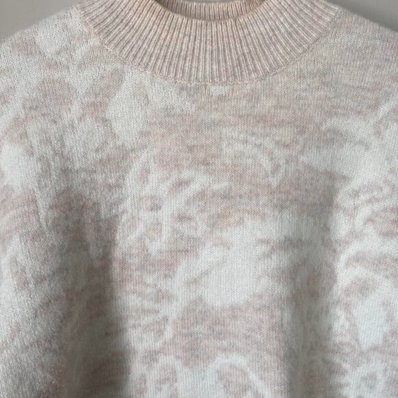 Pastel pink and Beige Sweater - Picture 3 of 4